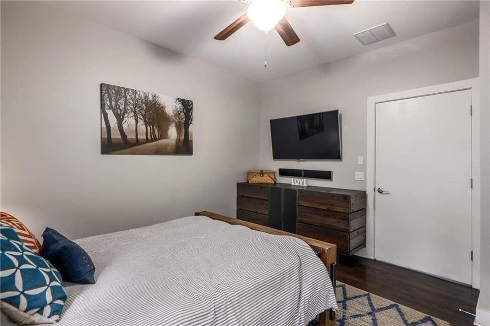 Austin House: 1110 Concordia Ave
