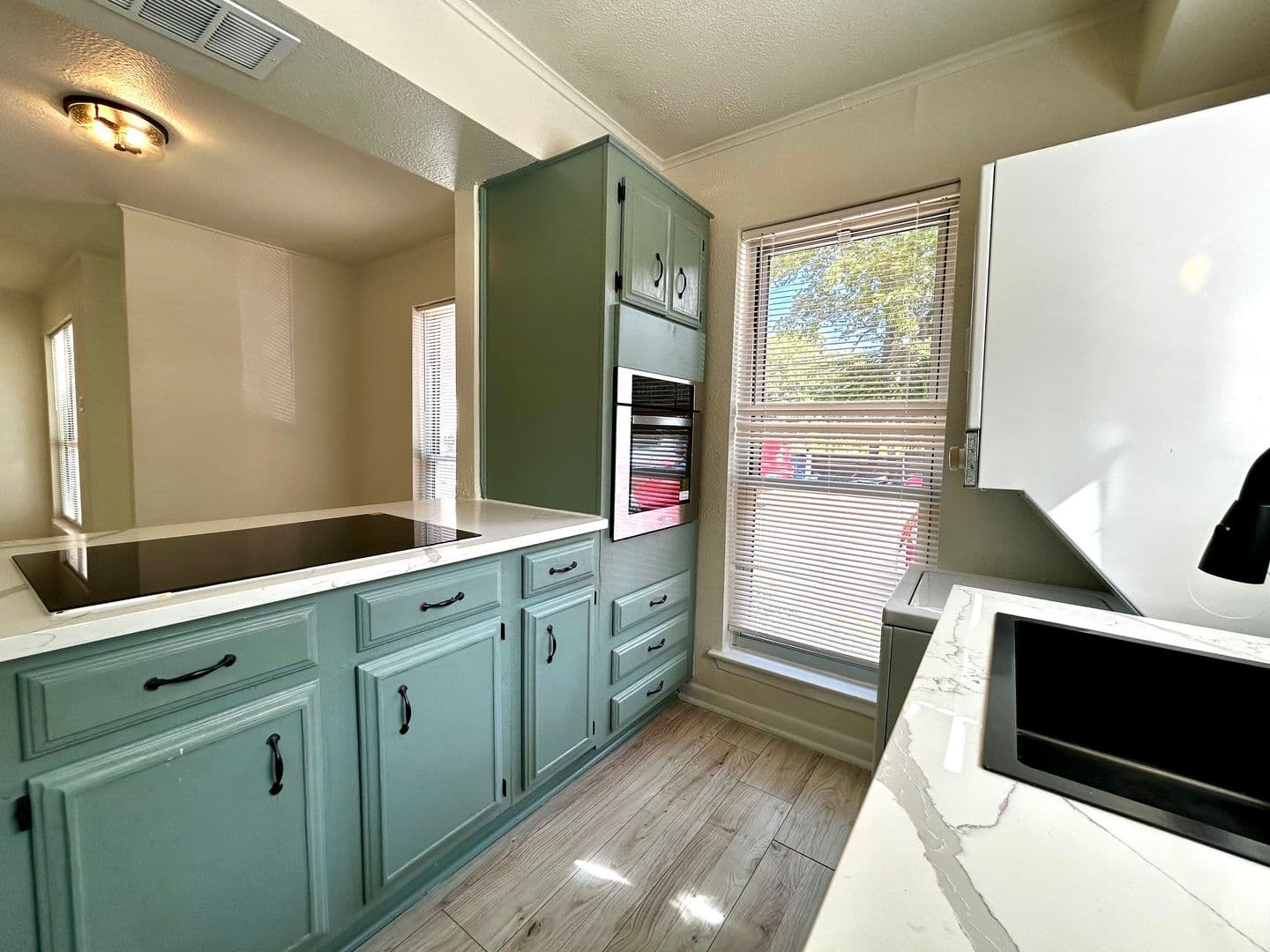 Austin Multiplex: 1005 W Martin Luther King Jr Blvd - Unit B