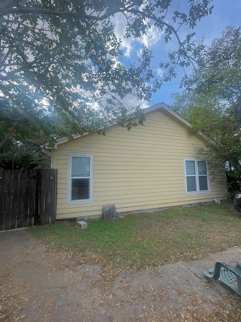 Austin Multiplex: 1410 Harvey St