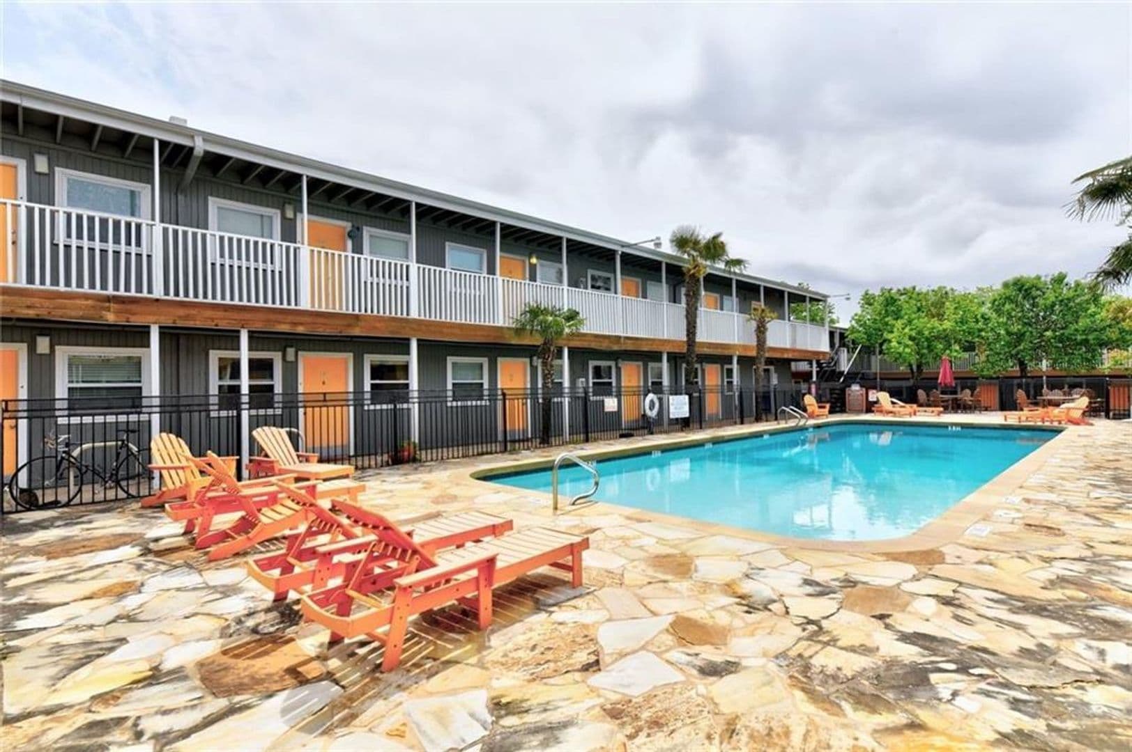 Austin Apartment: 2401 Manor Rd