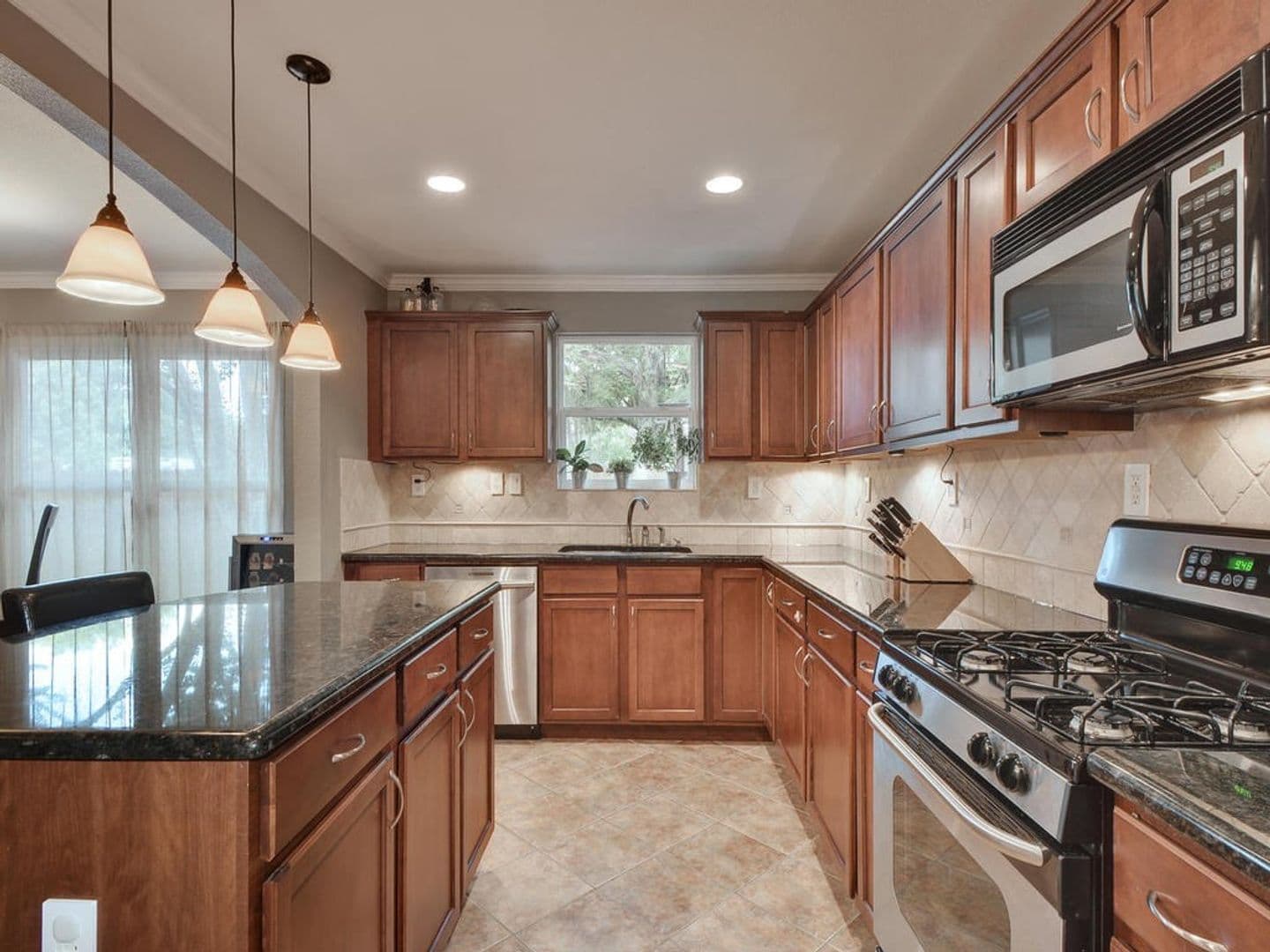 Austin House: 610 W. North Loop