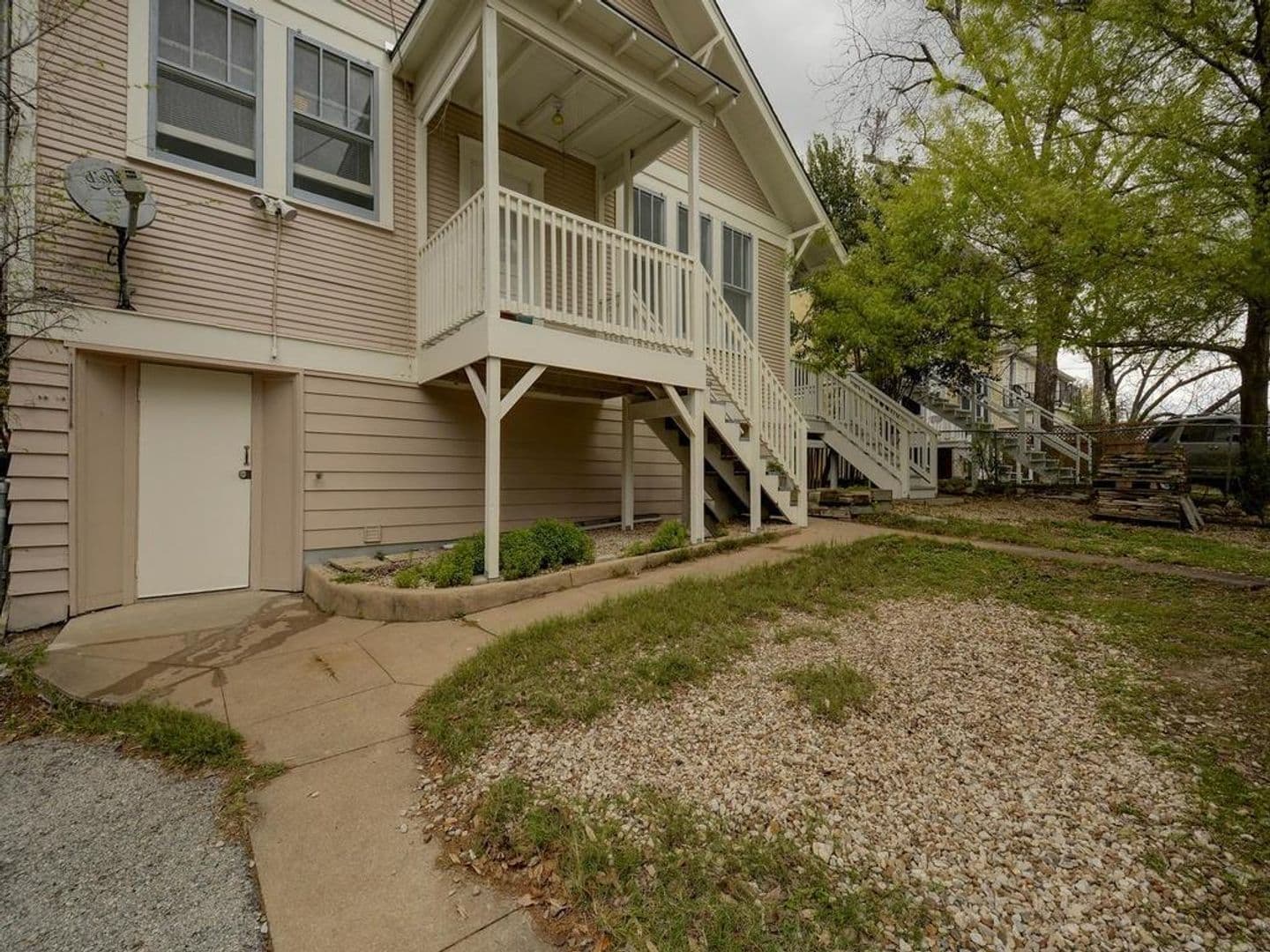 Austin Multiplex: 601 Bellevue Pl