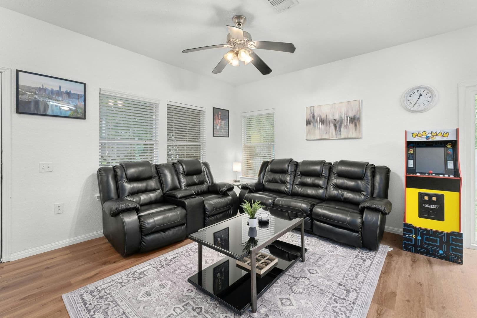 Austin Multiplex: 2917 E 16th St