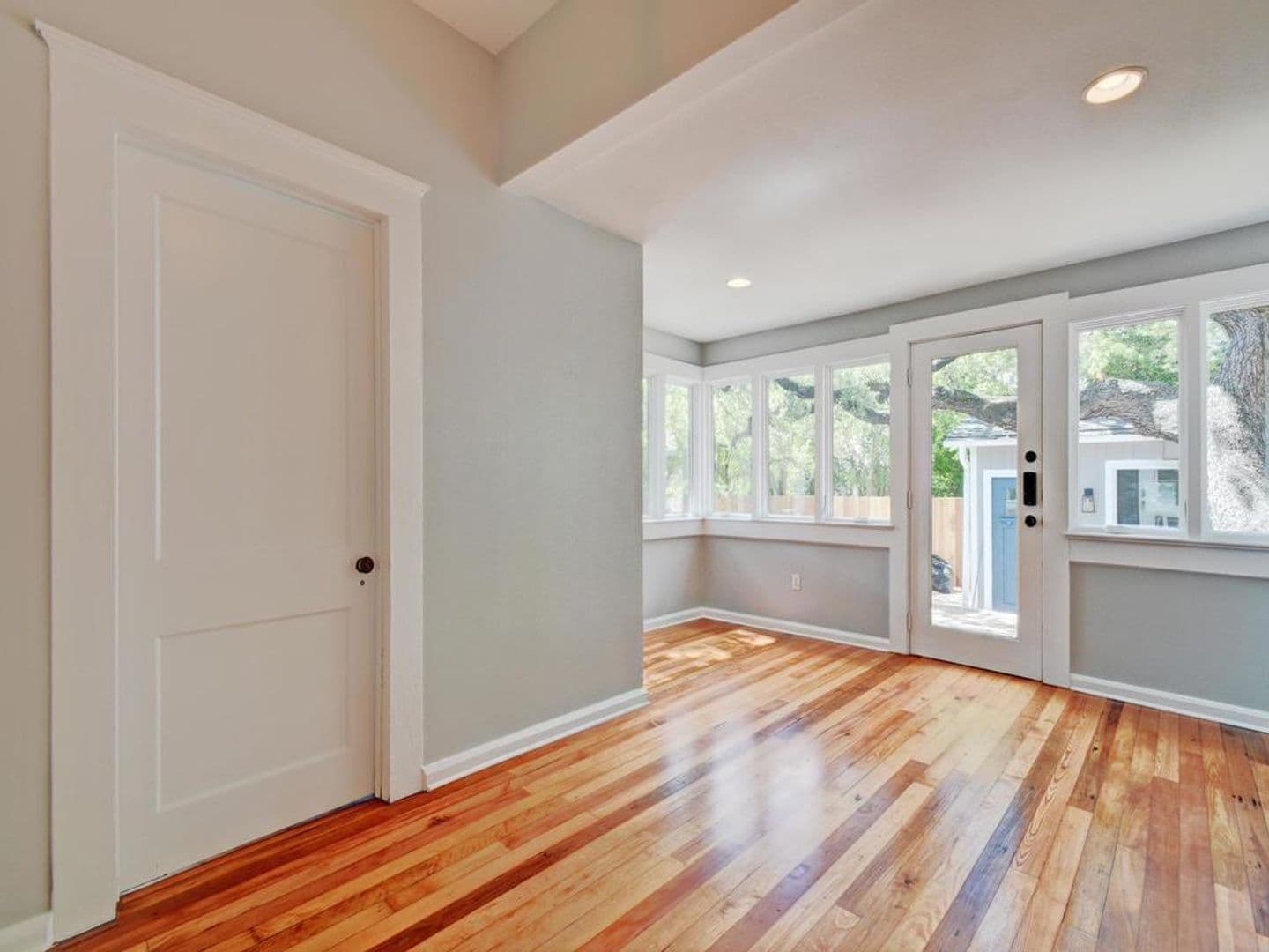 Austin House: 1203 W 22nd 1/2 St