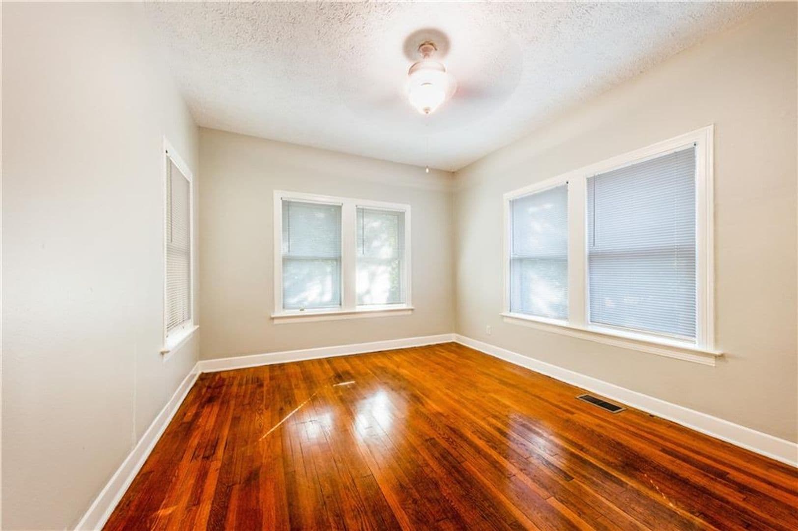 Austin Multiplex: 407 E 32nd St