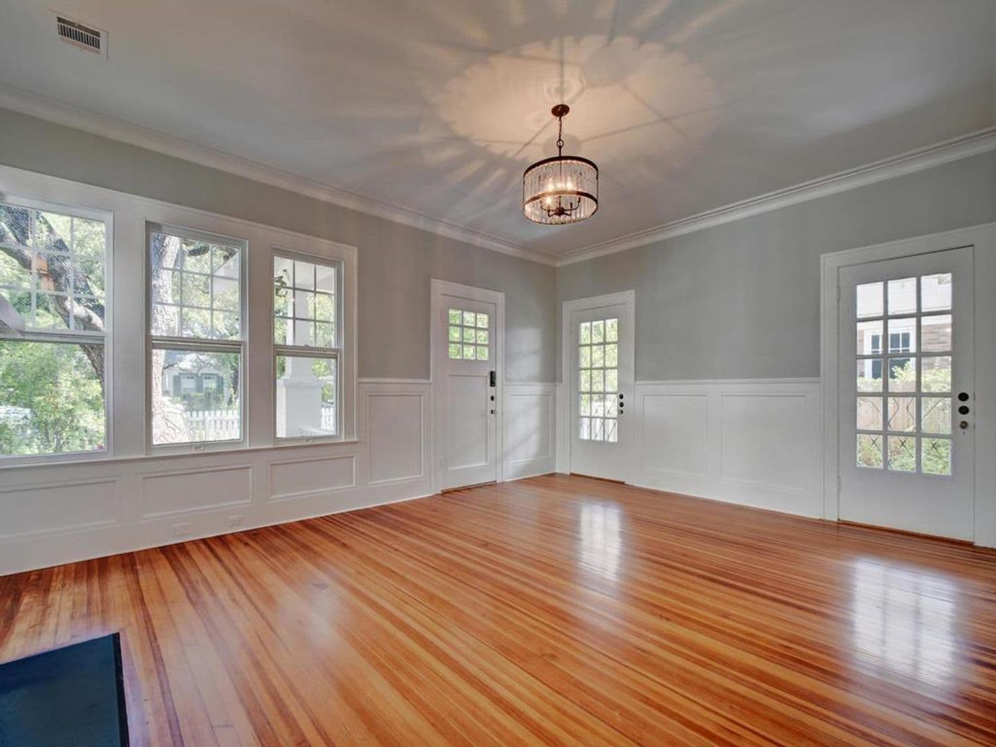 Austin House: 1203 W 22nd 1/2 St