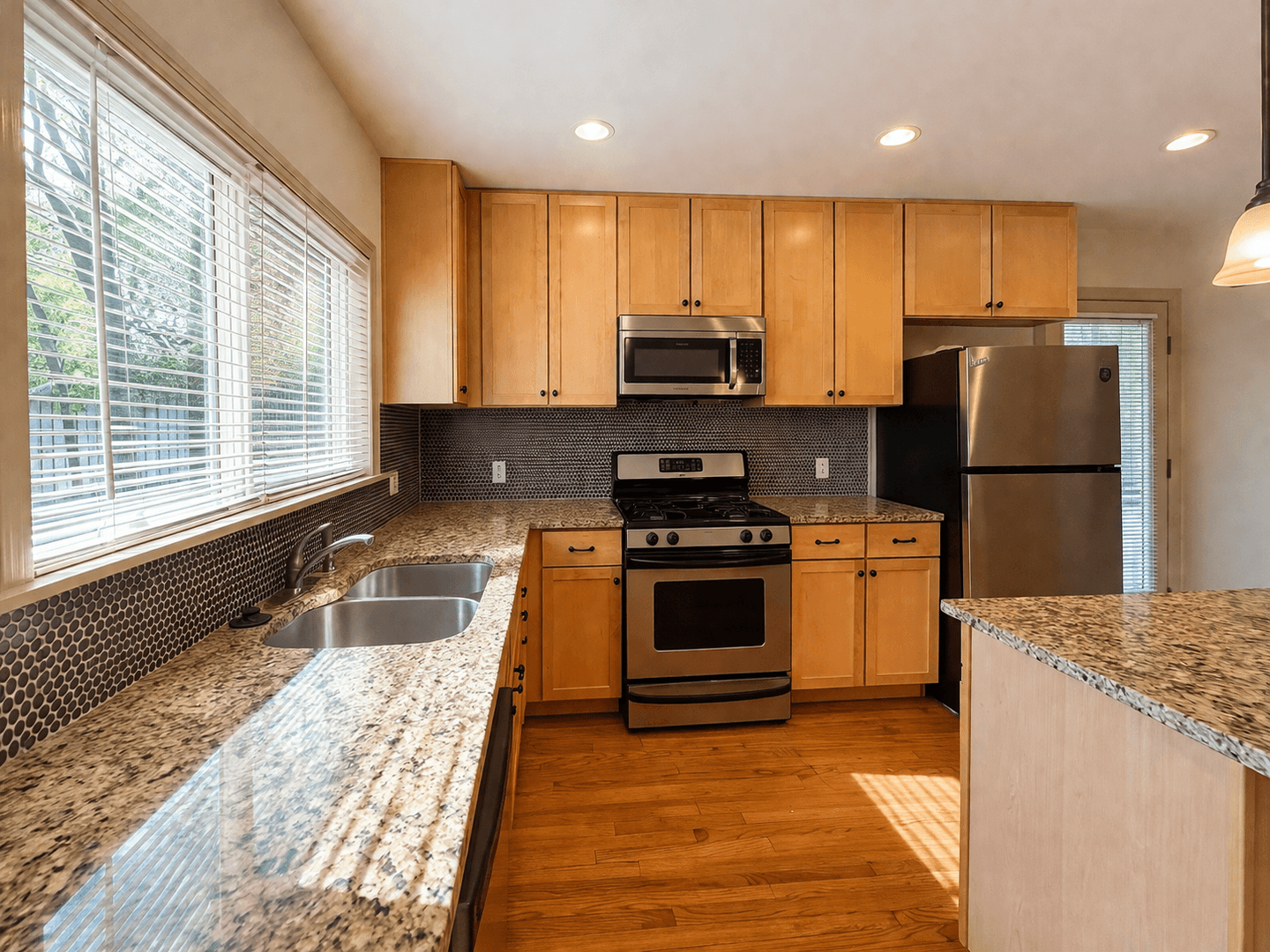 Austin Multiplex: 4406 Bennett Ave