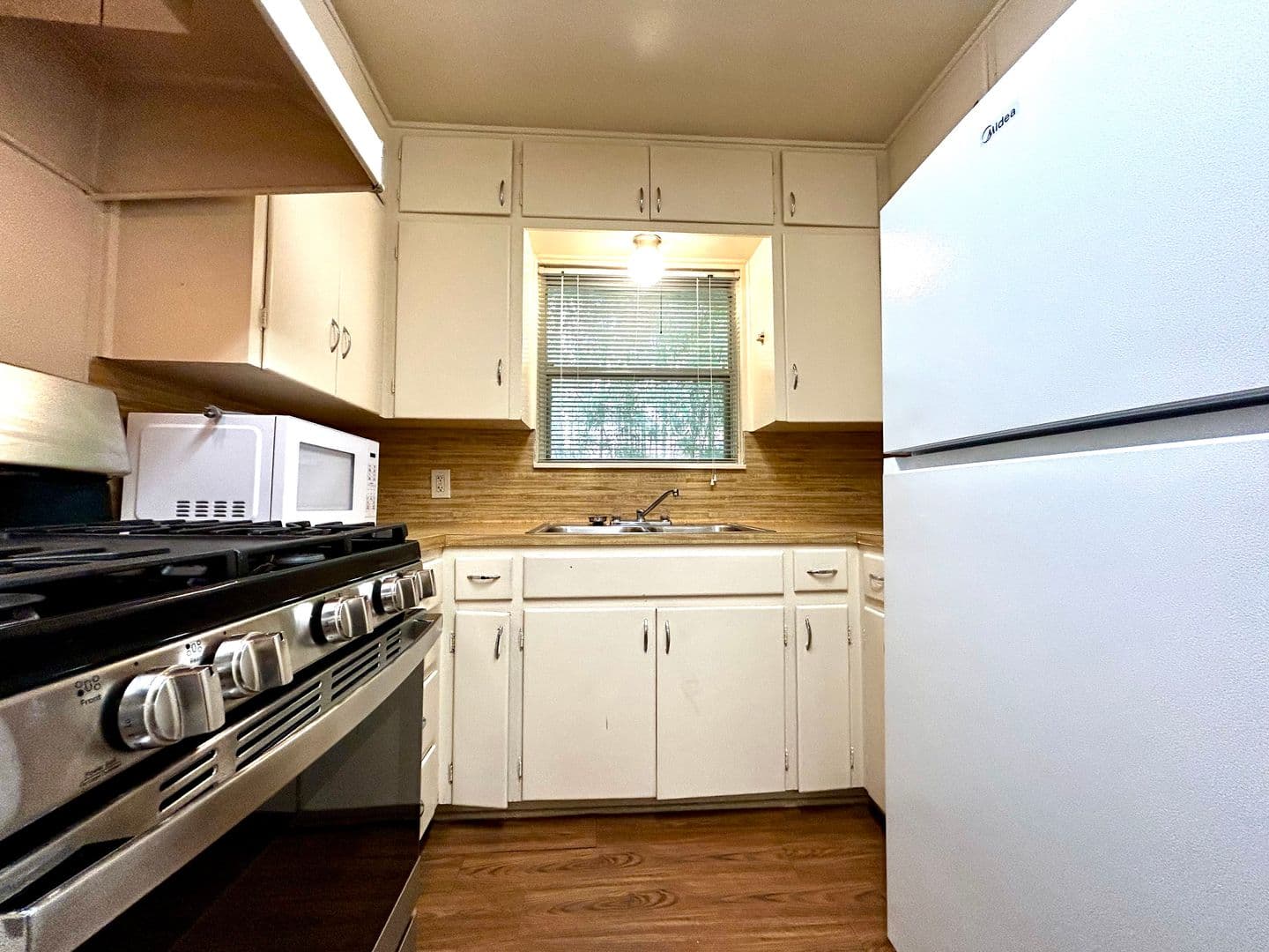 Austin Multiplex: 607 Bellevue Pl