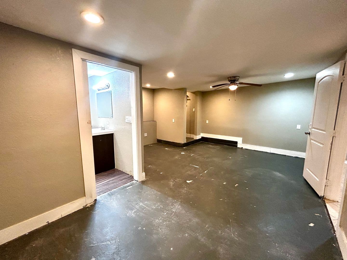 Austin Multiplex: 3305 Clawson Rd