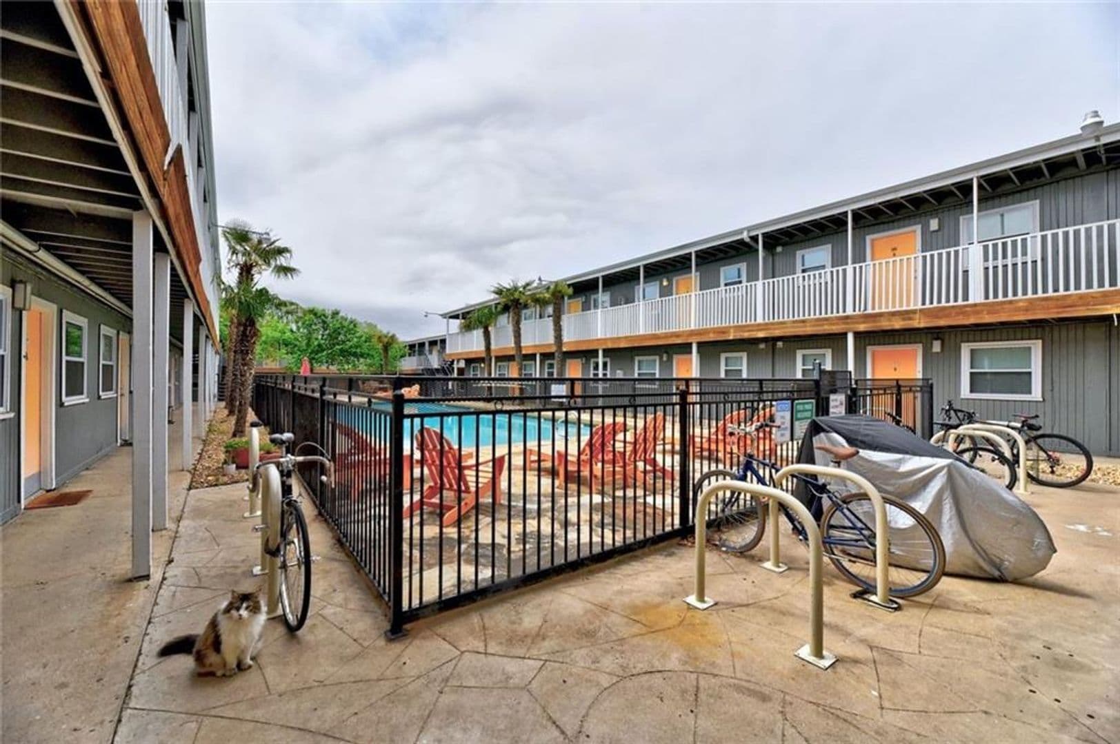 Austin Apartment: 2401 Manor Rd