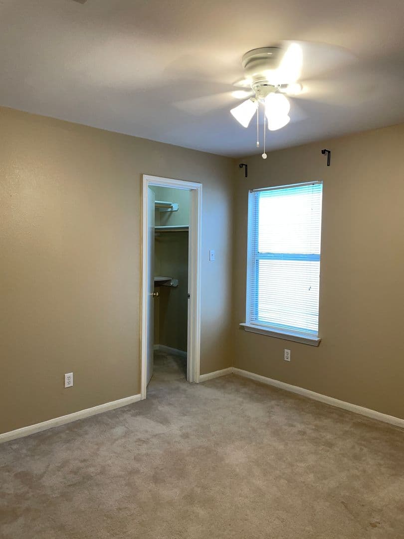 Austin Multiplex: 2400 Riddle Rd - Unit B
