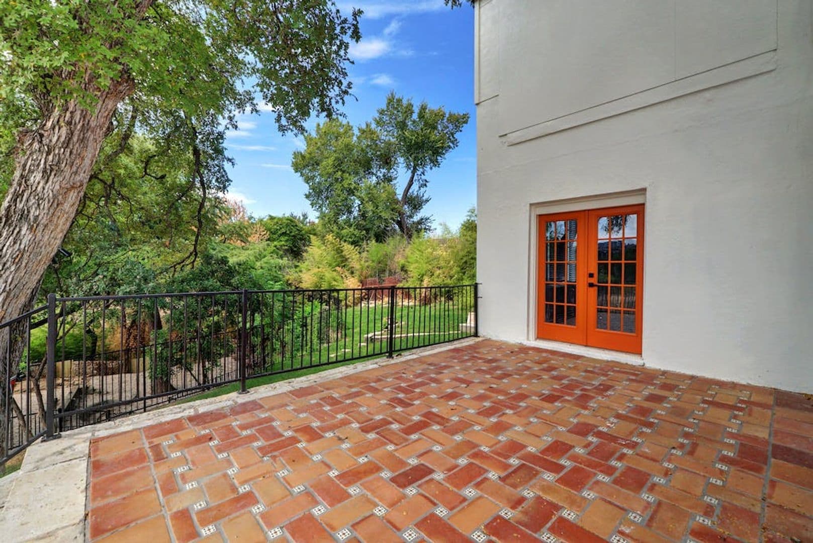 Austin House: 2808 San Pedro St