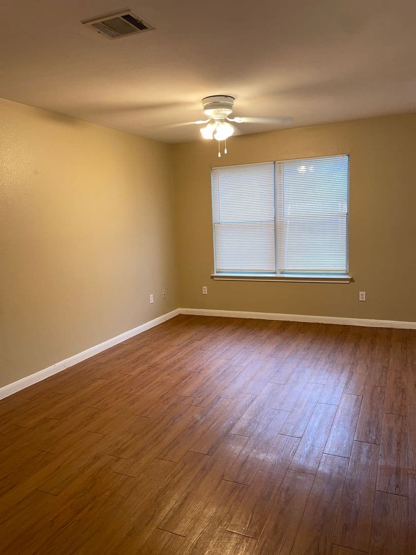 Austin Multiplex: 2400 Riddle Rd - Unit B