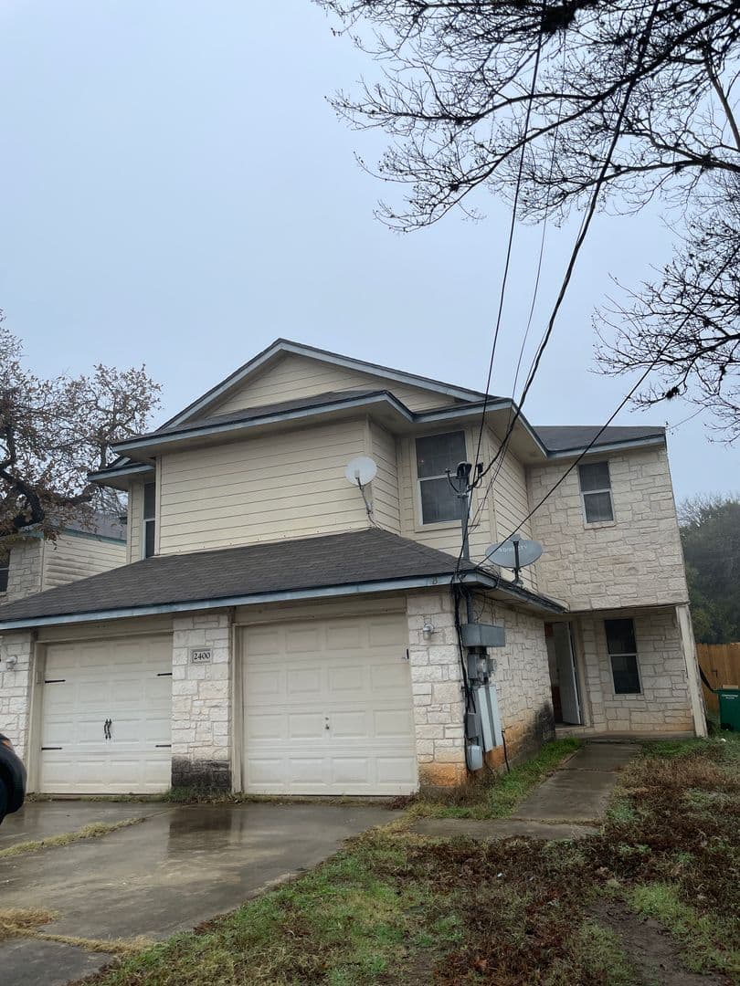 Austin Multiplex: 2400 Riddle Rd - Unit B