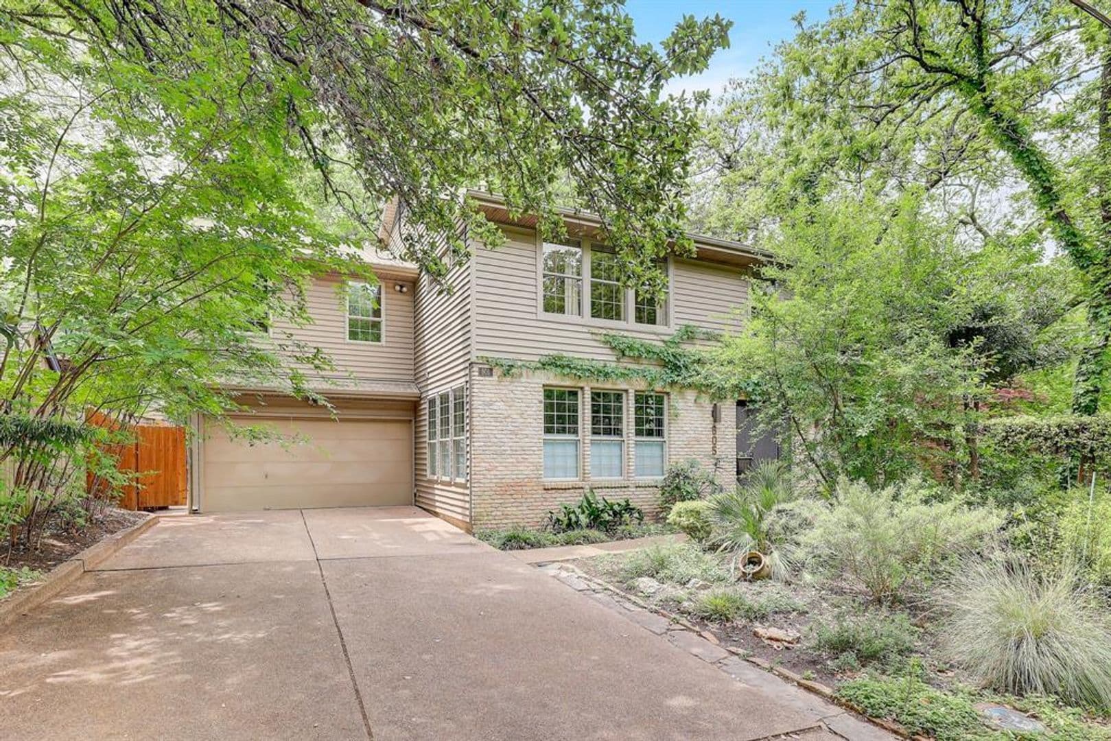 Austin House: 805 Leonard St