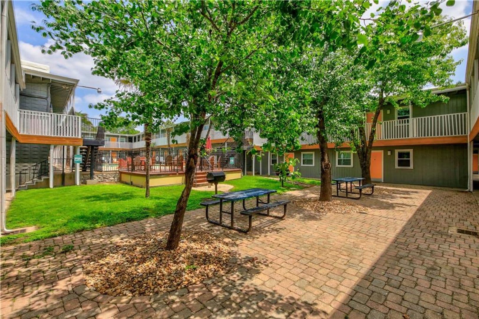 Austin Apartment: 2401 Manor Rd