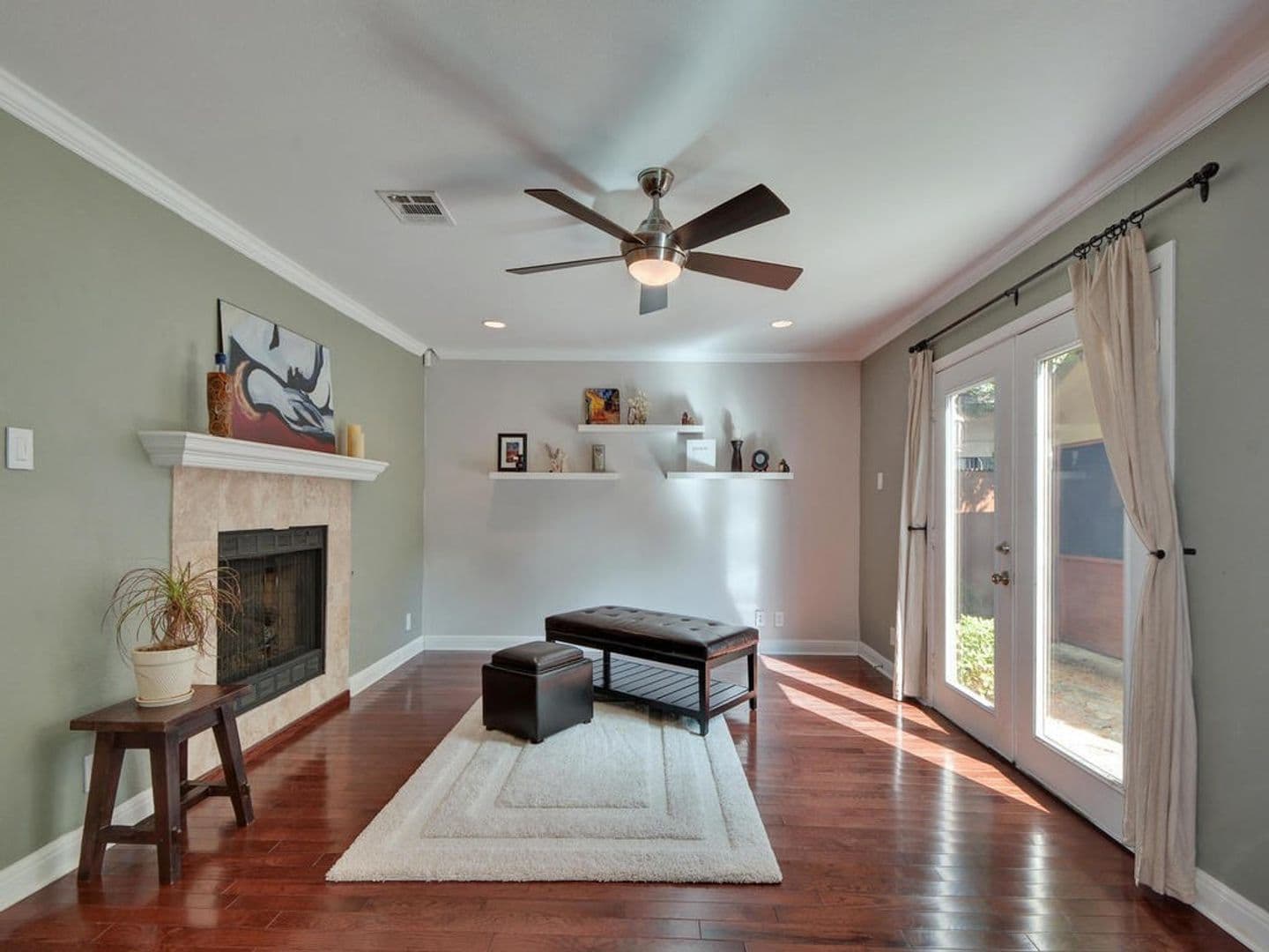 Austin House: 610 W. North Loop