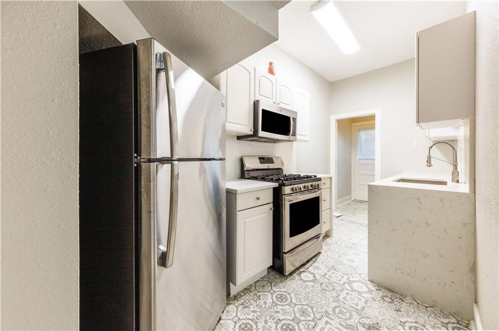 Austin Multiplex: 407 E 32nd St