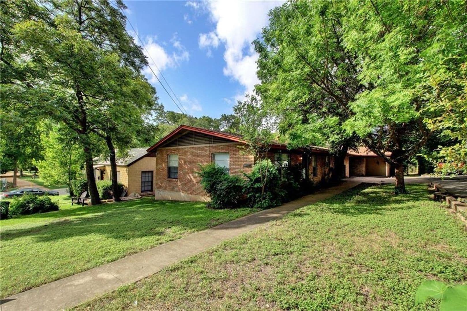 Austin Multiplex: 607 Bellevue Pl