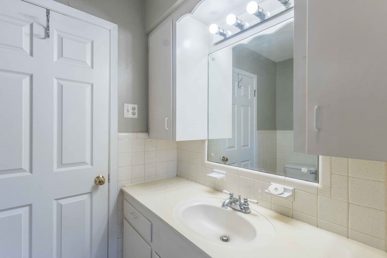 Austin Multiplex: 1104 Kinney Ave