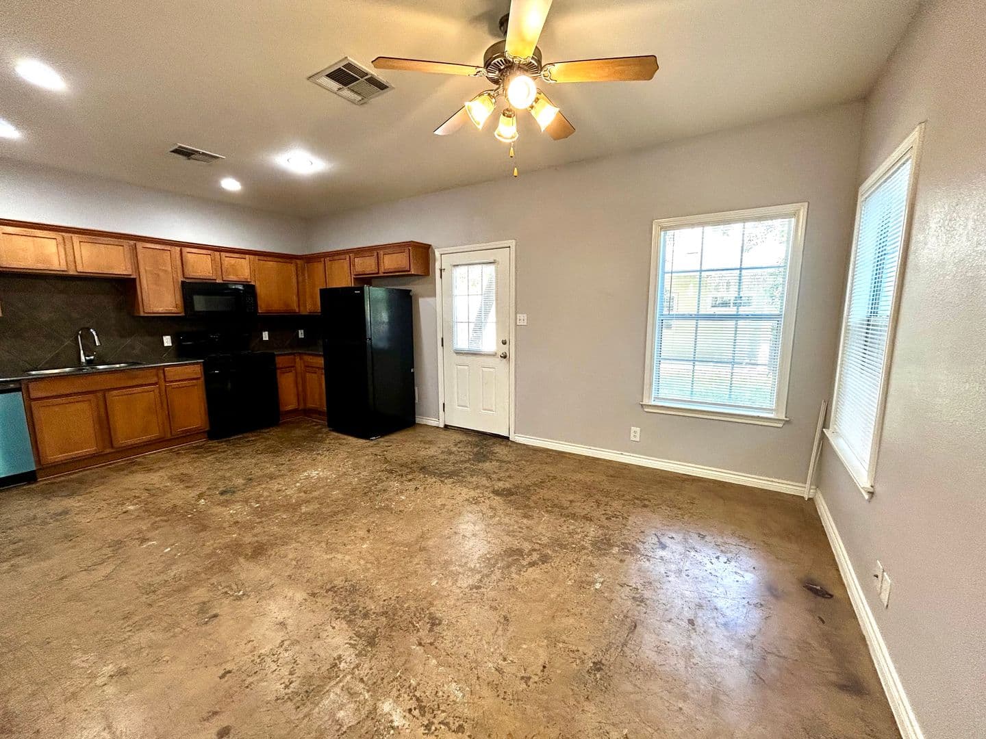 Austin Multiplex: 408 Nelray Blvd