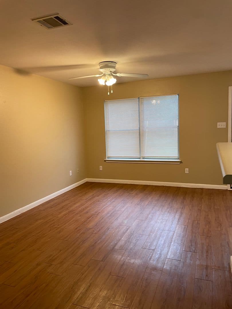 Austin Multiplex: 2400 Riddle Rd - Unit B