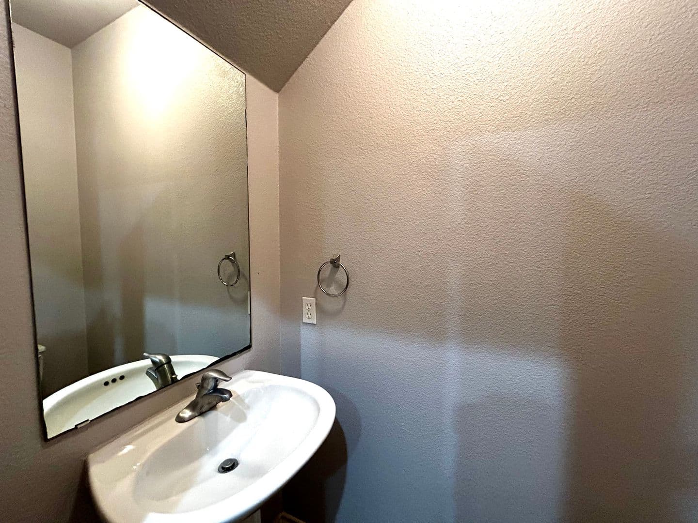 Austin Multiplex: 408 Nelray Blvd