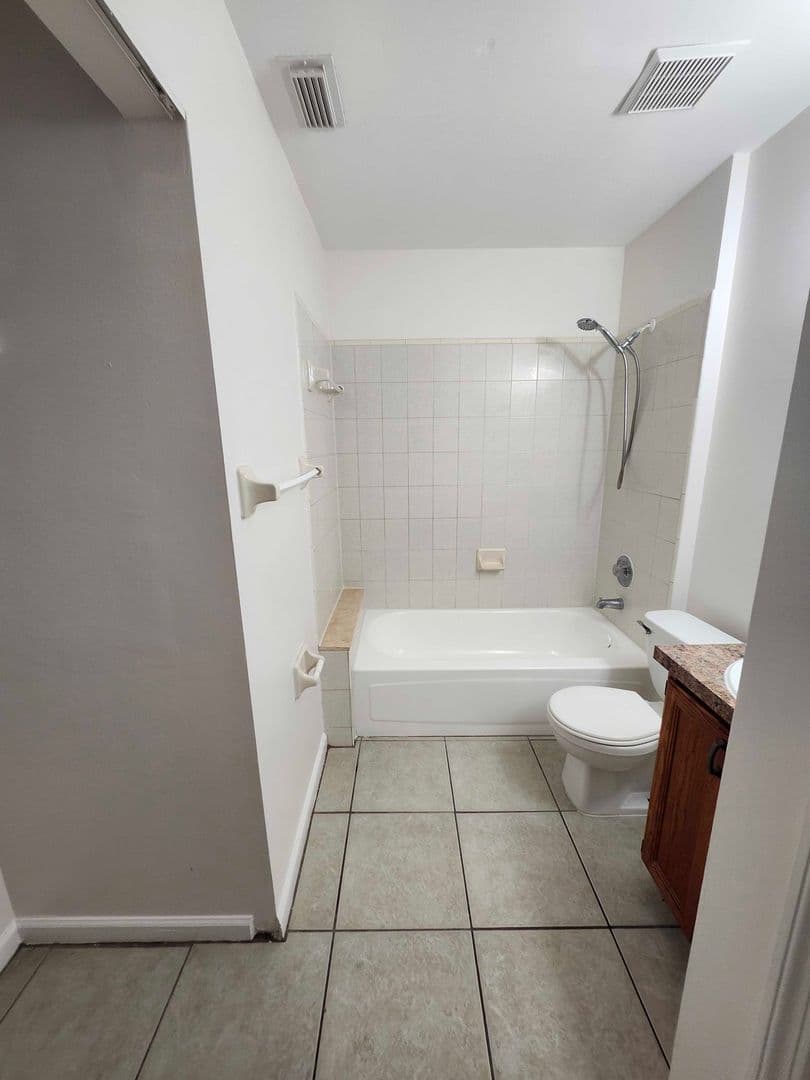 West Palm Beach Apartment: 5214 Stacy Road