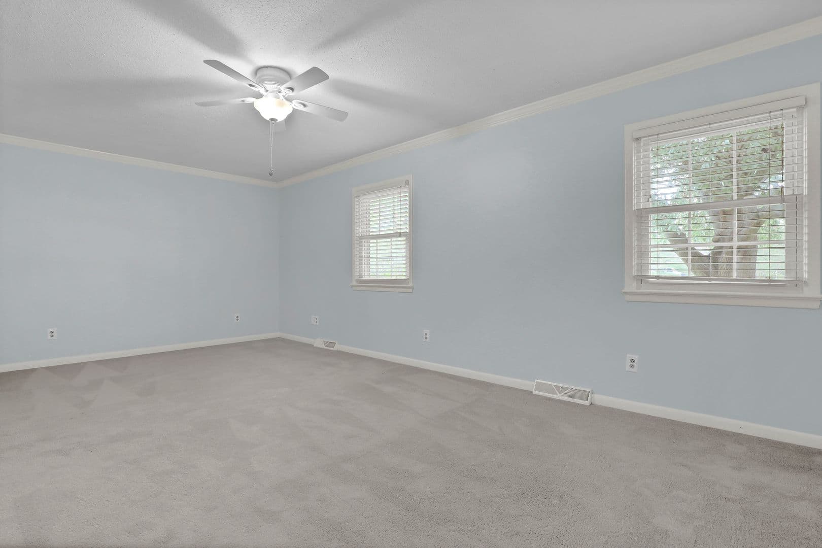 Jacksonville House: 700 Clyde Drive