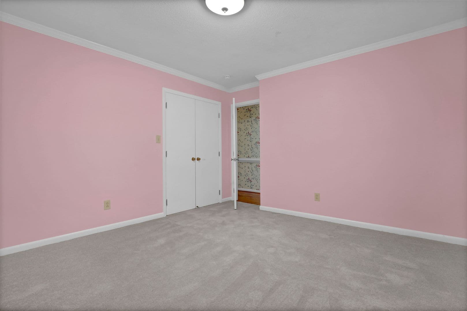Jacksonville House: 700 Clyde Drive