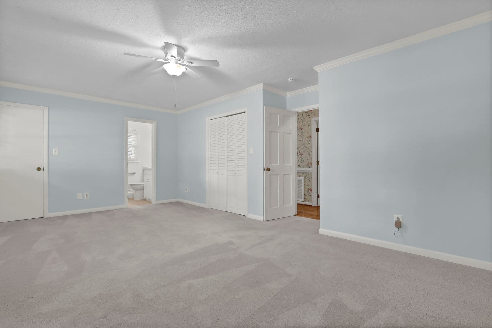 Jacksonville House: 700 Clyde Drive
