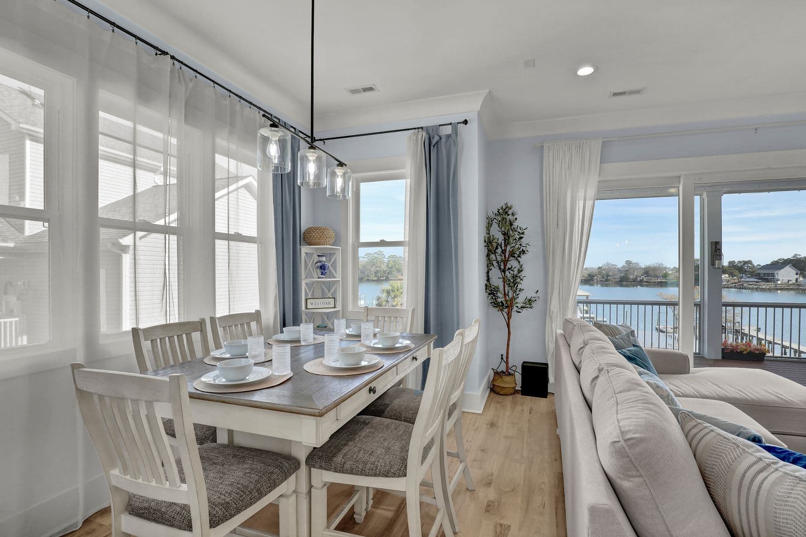 Sneads Ferry House: 1059 Meridian Dr