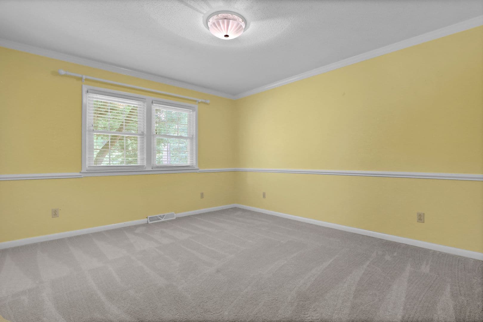 Jacksonville House: 700 Clyde Drive