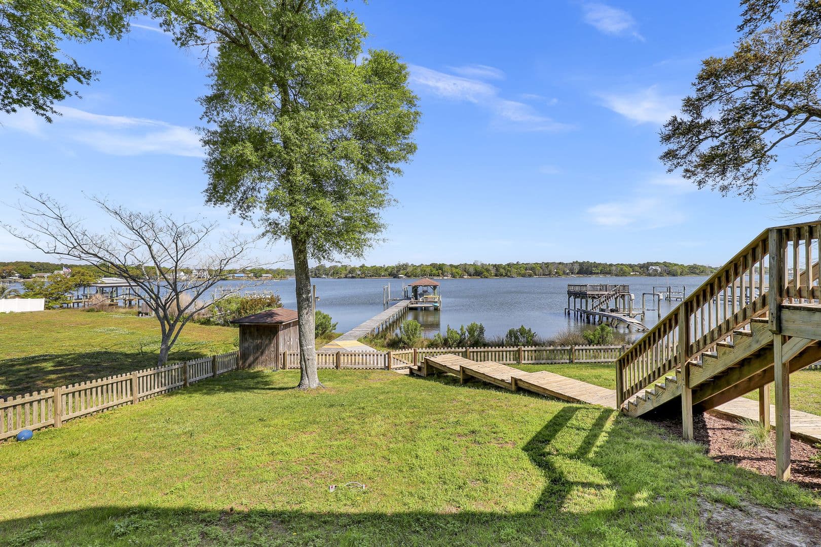 Sneads Ferry House: 725 Chadwick Shores Drive