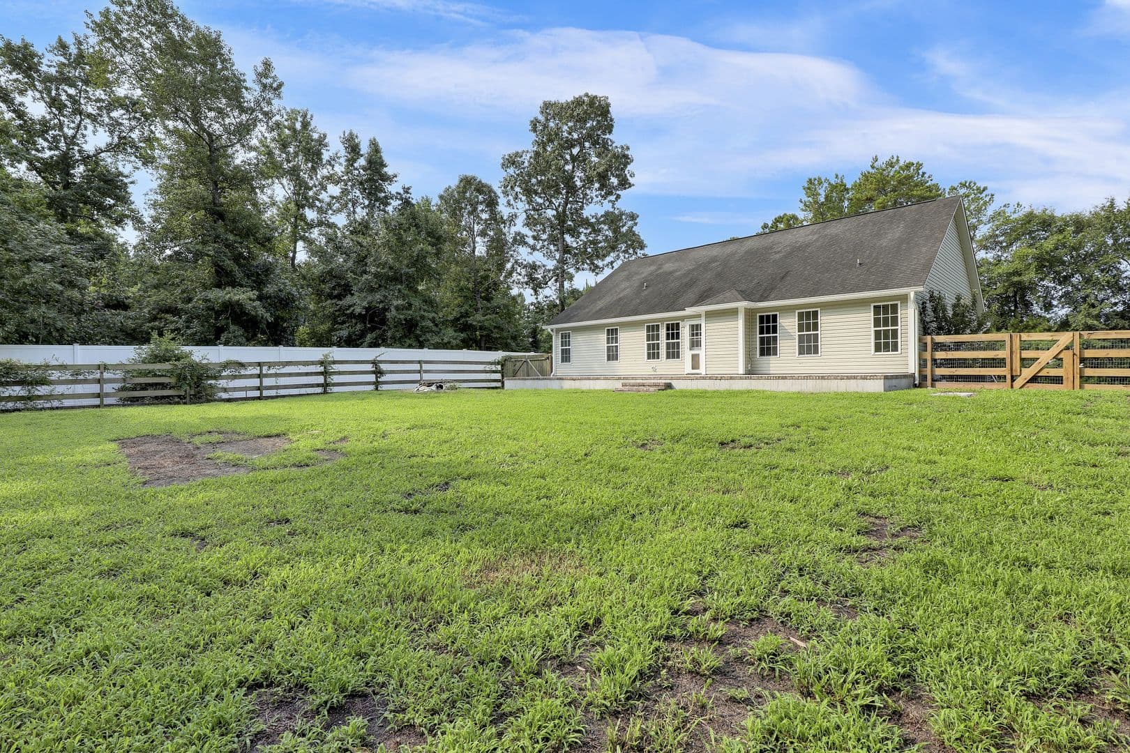 Jacksonville House: 244 Blue Creek Farms Dr.