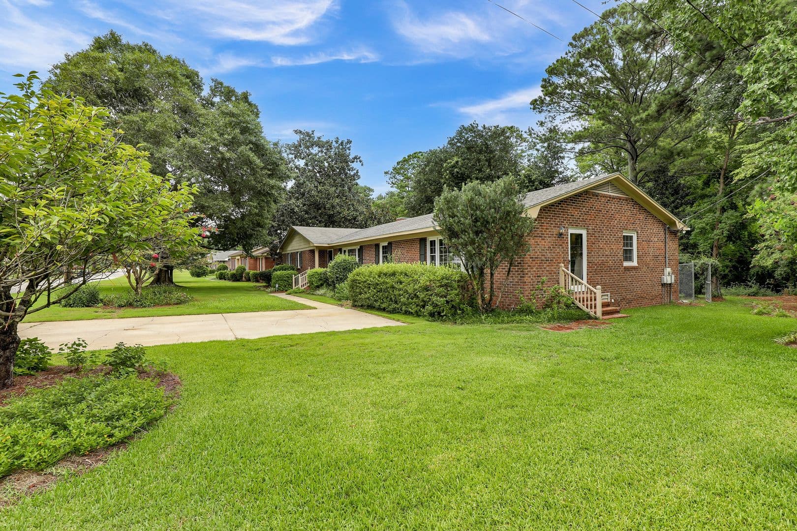 Jacksonville House: 700 Clyde Drive