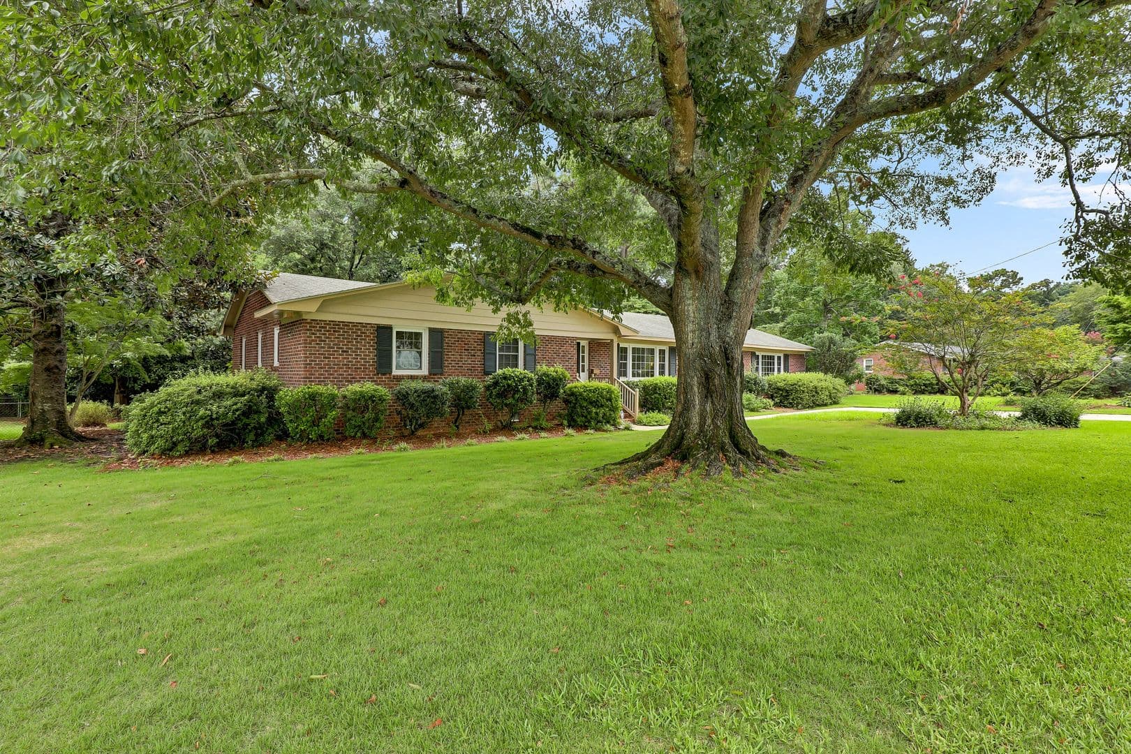 Jacksonville House: 700 Clyde Drive