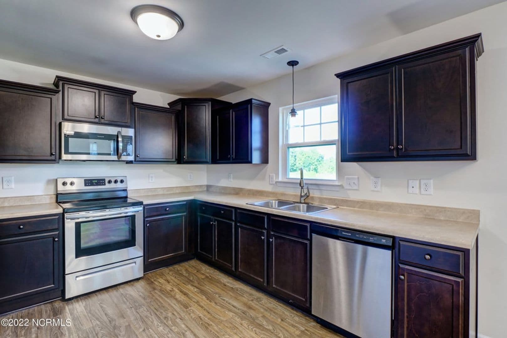 Richlands House: 109 Easton Drive