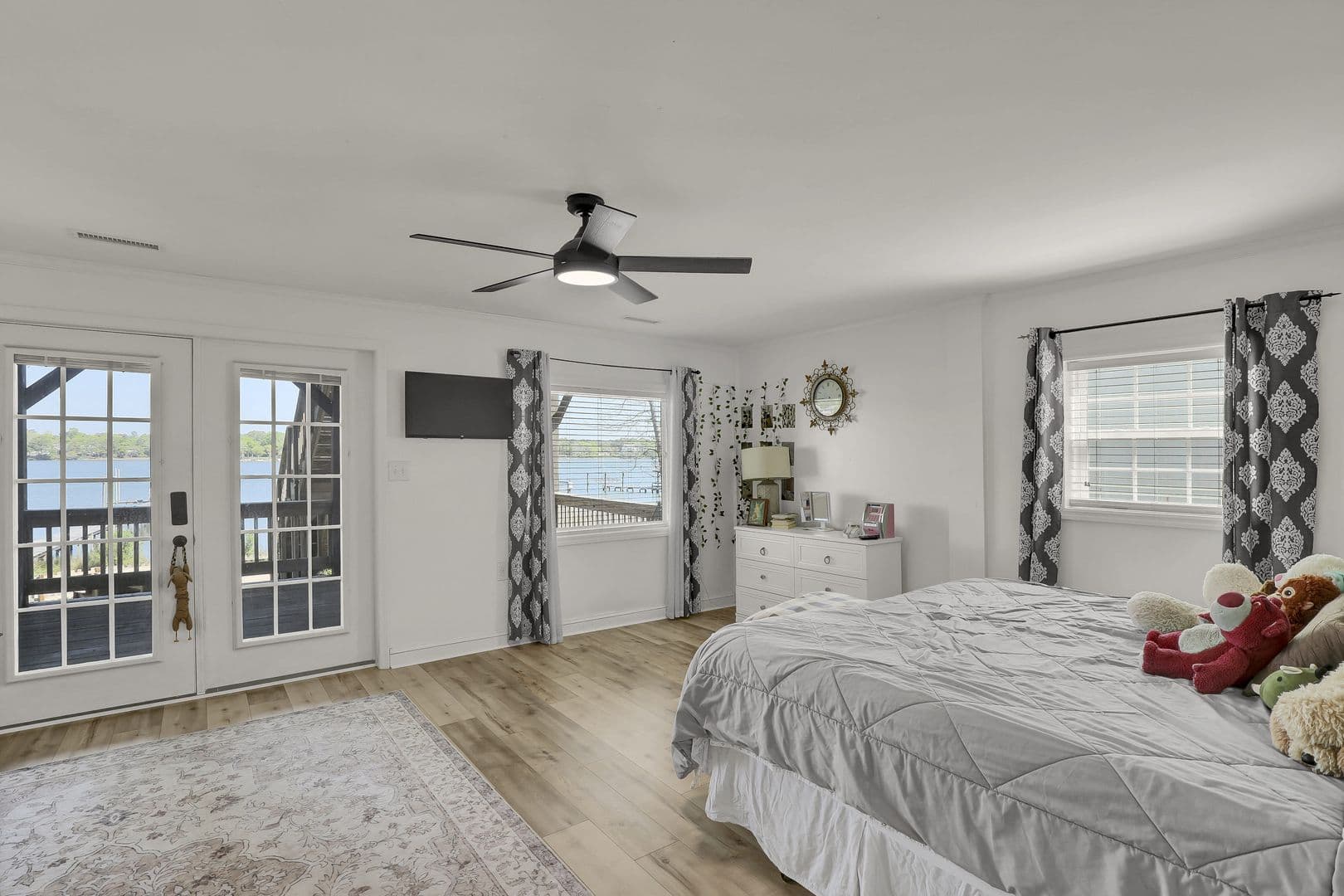 Sneads Ferry House: 725 Chadwick Shores Drive