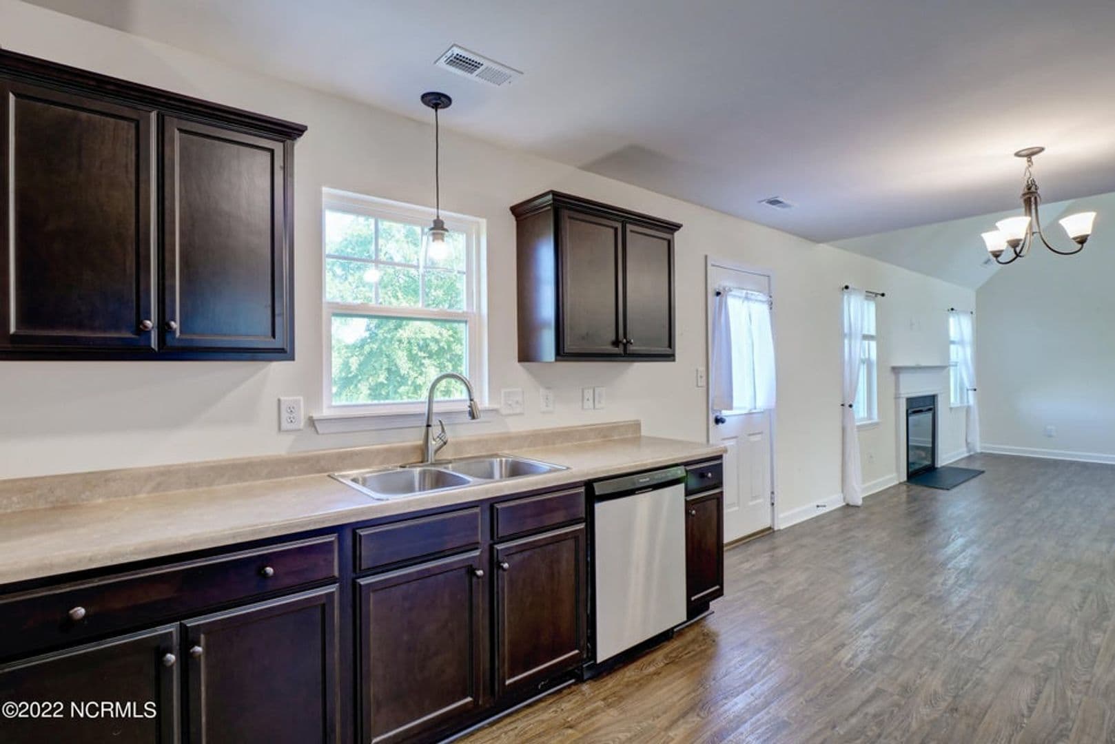 Richlands House: 109 Easton Drive