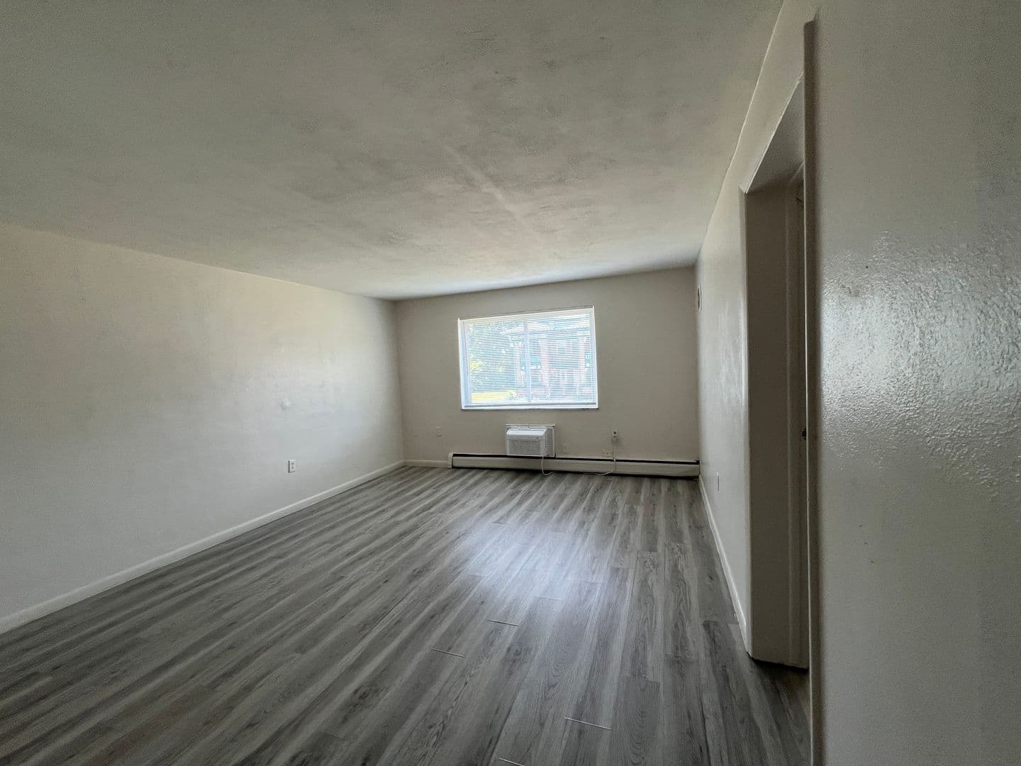 Dayton Apartment: 905 Neal Ave
