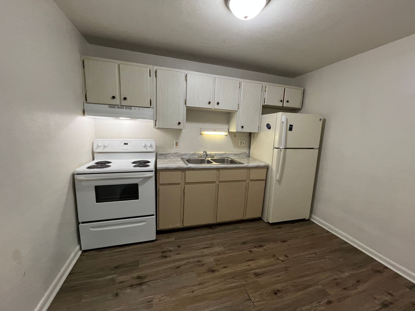 Dayton Apartment: 905 Neal Ave