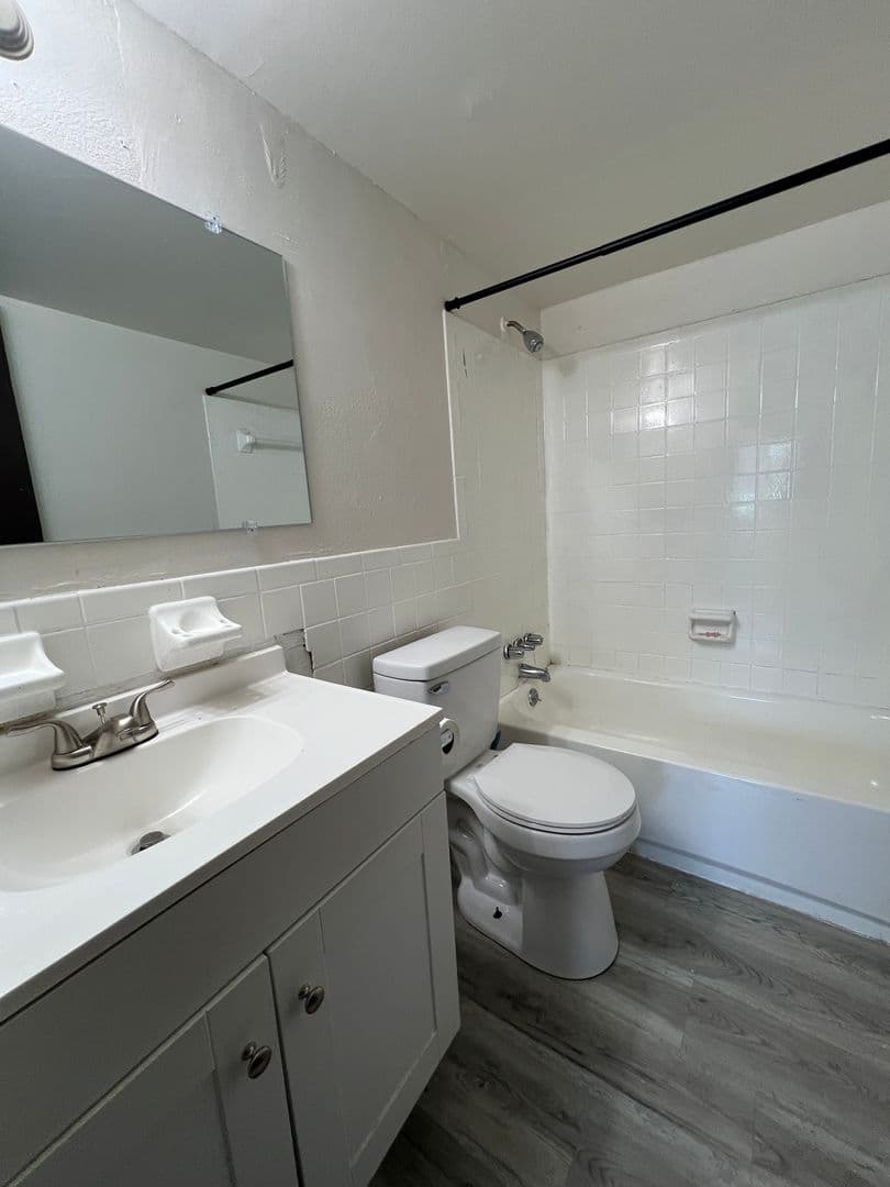 Dayton Apartment: 905 Neal Ave