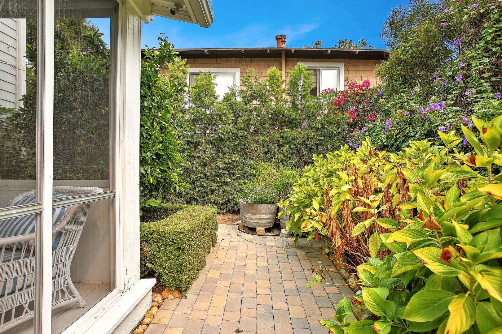 Santa Barbara House: 610 East Pedregosa Street