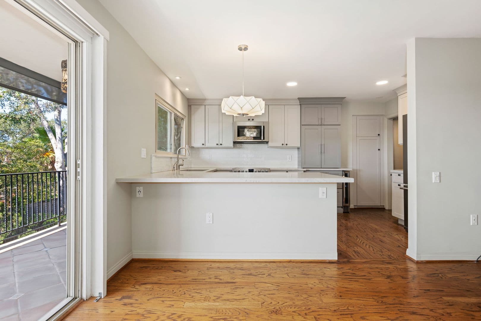 Santa Barbara House: 2525 State Street Unit 15