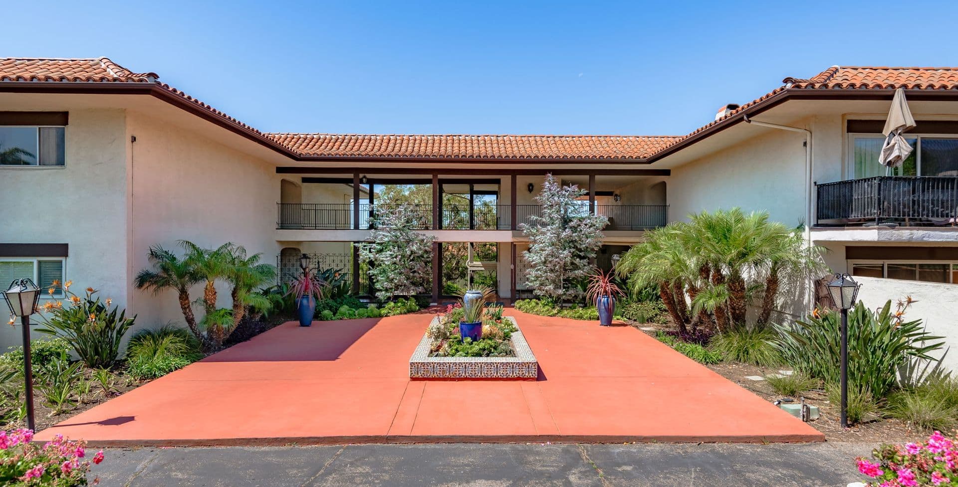 Santa Barbara House: 2525 State Street Unit 15