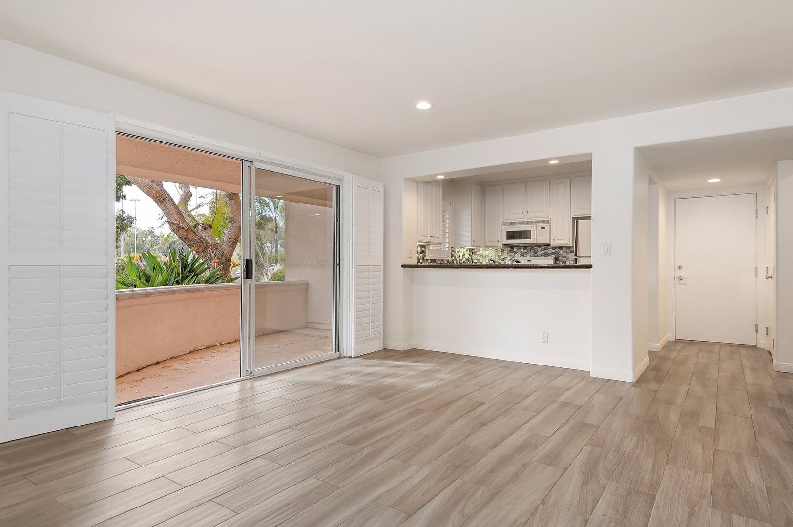 Santa Barbara House: 407 Por La Mar Circle