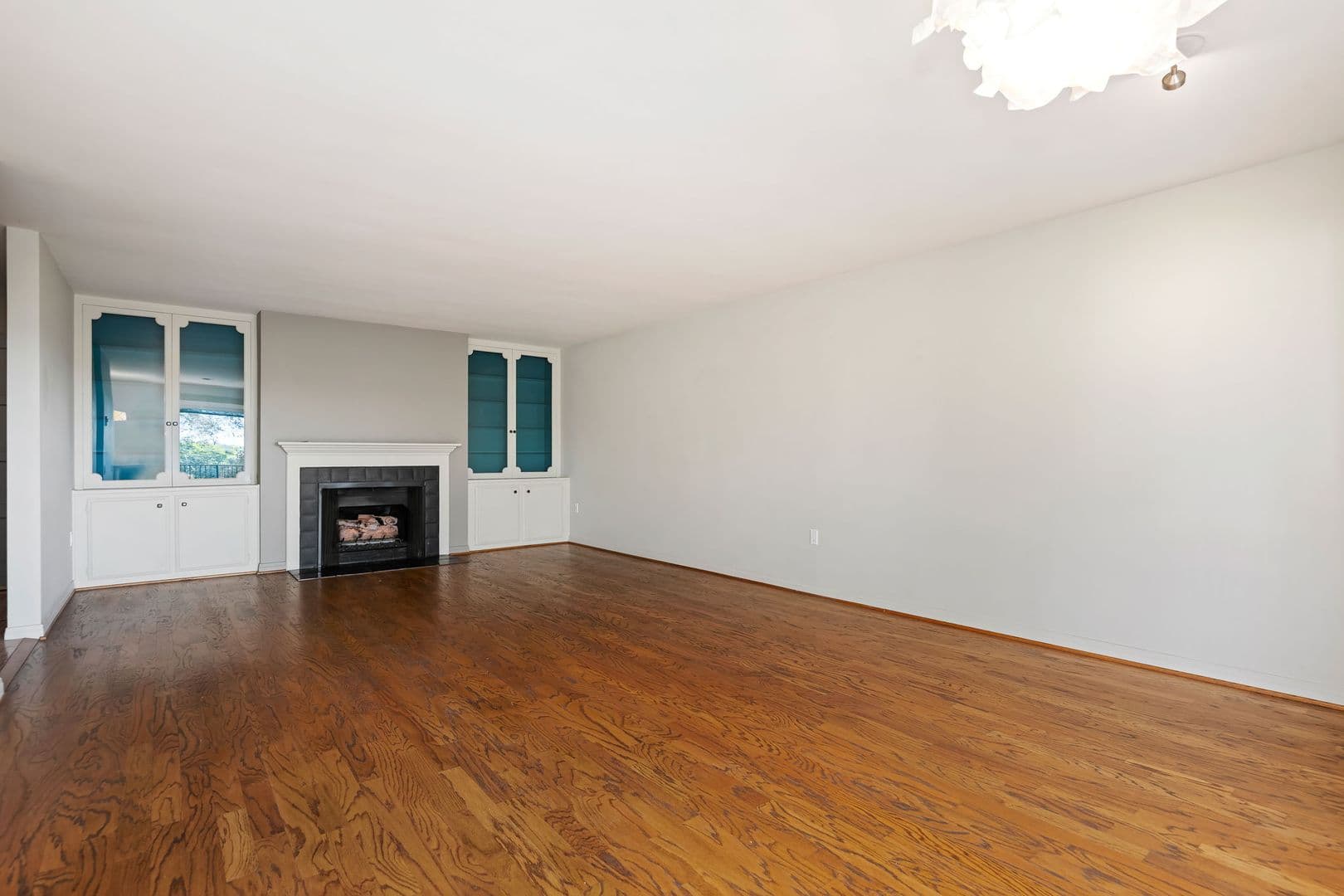 Santa Barbara House: 2525 State Street Unit 15