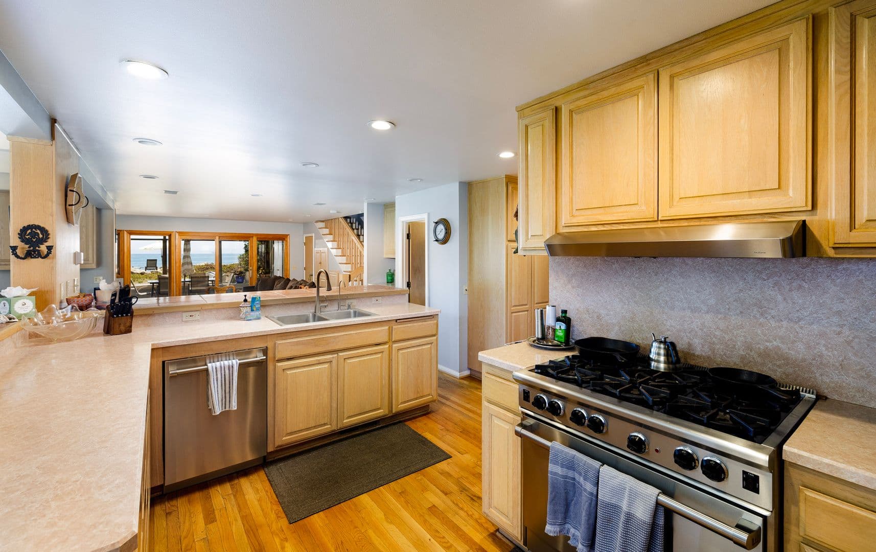 Carpinteria House: 4499 Del Mar Avenue