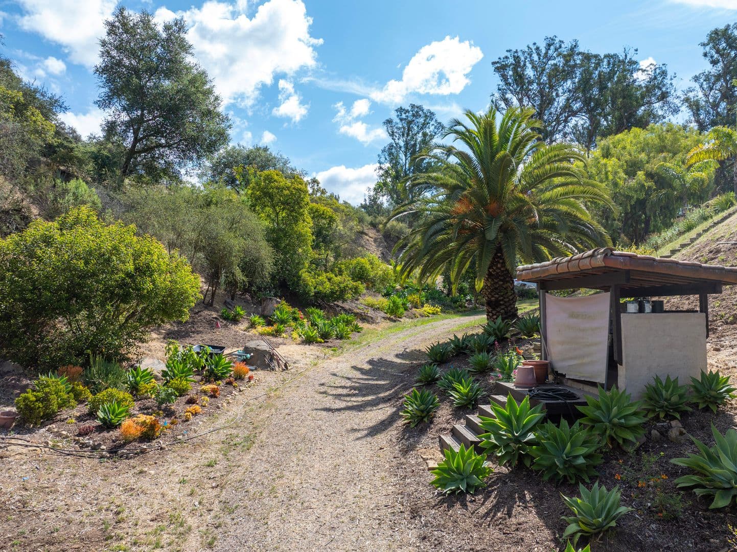 Montecito House: 655 Coyote Road
